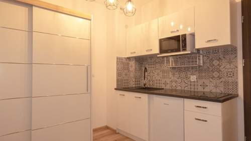 Duża kawalerka, 32 m2, garaż - Legnicka 59