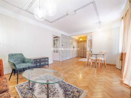 Kameralne mieszkanie blisko centrum.