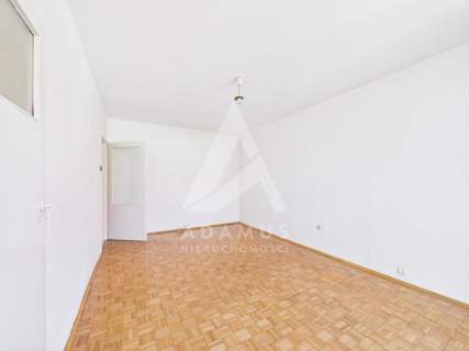 Komandorska/38,5 m /2 pokoje naprzeciw UE.