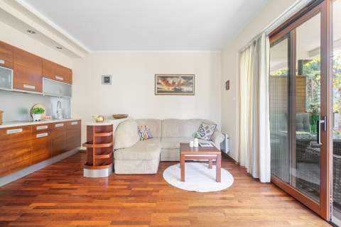 Apartament z dużym tarasem nad Zalewem Zegrzyńskim