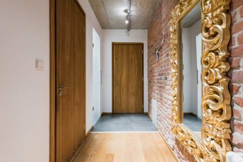Klimatyczny loft na Zabłociu - 2 pokoje.