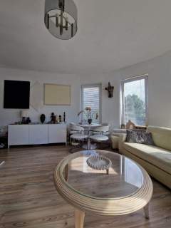 Apartament w zieleni nad rzeką w centrum Rumi