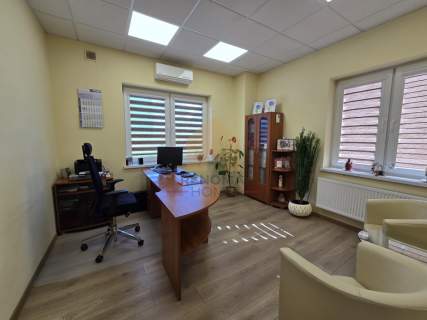 Nowoczesny magazyn 380 m z biurem 90 m2 przy A4