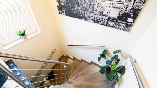 83m2 238m2 ogródek dwa m. postojowe
