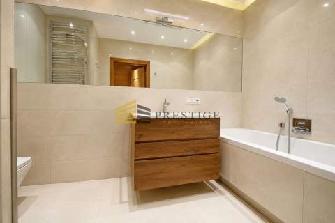 Klimatyzowany apartament z widokiem na park Patria