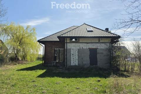 Dom 141,80 m2 z dużą działką