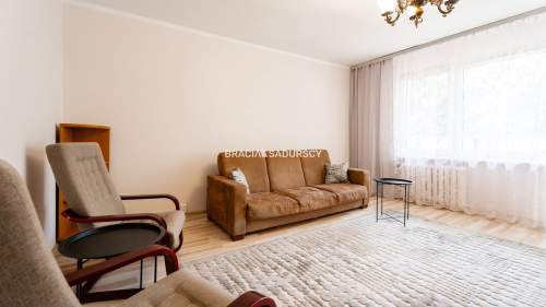 ul.Powstańców 2 pokoje, osobna kuchnia, balkon