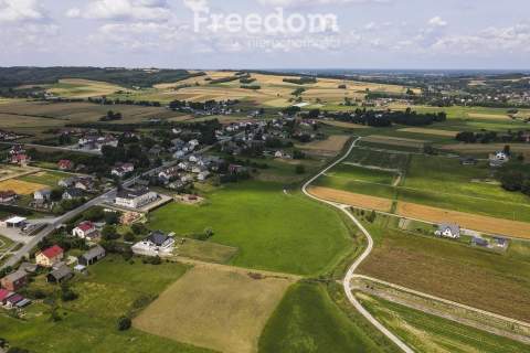 Działka 21,49 ar bezterminowe WZ blisko szkoła