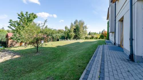 KOMFORTOWY DOM OTOCZONY ZIELENIĄ