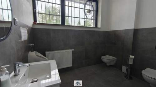 Magazyn 400 m2 z rampą i biurem, plac dla TIR