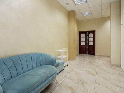 Zadbany lokal w centrum Legnicy - parking obok