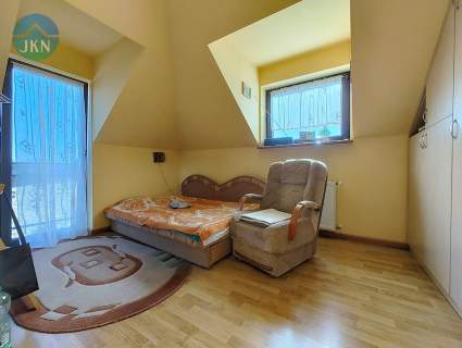 Dom 330 m na 1700 m działki 2 mieszkania
