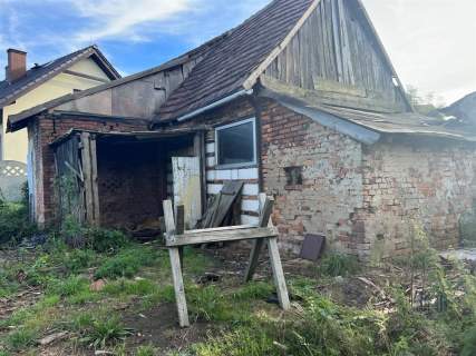 Dom w Radomierzycach na dużej działce