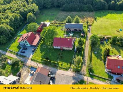 Dom na wsi z budynkiem gospodarczym z działką