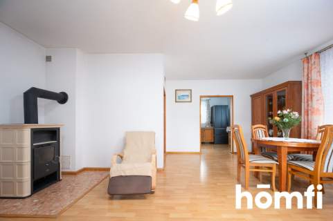 Zadbany dom z pięknym ogrodem 4 sypialnie Salon