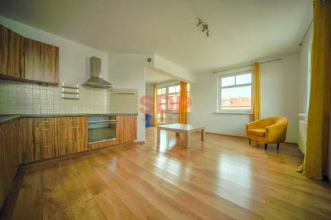 Komfortowe 2 pokoje na Partynicach. Duży balkon, winda z poziomu...