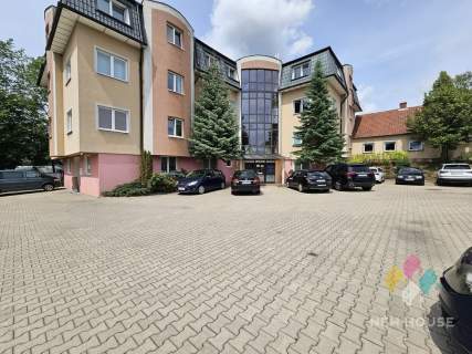 Lokal biurowy 14 m2, parking, atrakcyjna cena