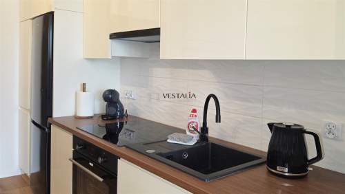 wyposażony apartament dwupokojowy z balkonem