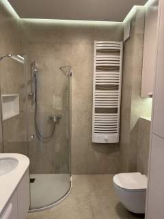 NADMORSKI DWOR-ELEGANCKI APARTAMENT-5 MIN OD PLAZY