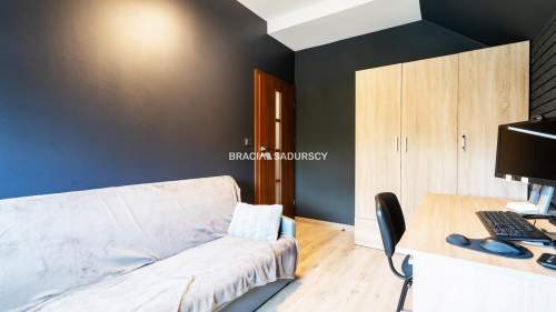 83m2 238m2 ogródek dwa m. postojowe
