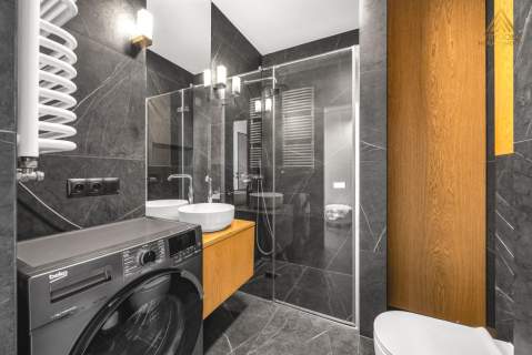 2 pokoje, parking, balkon, 10 min do centrum