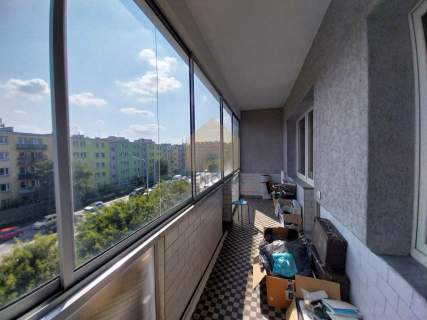 4 pokoje zabudowany balkon parking dwustronne