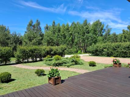 Atrakcyjny dom w otoczeniu lasu na działce 1500 m2, Prażuchy