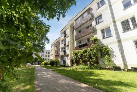 2 pokoje po remoncie saska kępa balkon