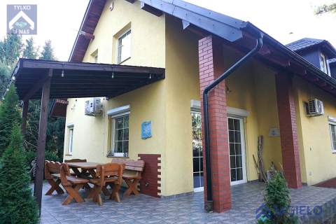 Uroczy dom do zamieszkania lub pod wynajem 