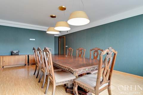 Apartament zaadoptowany na kancelarię w Transatlan