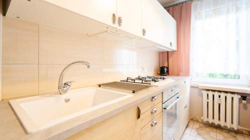 ul.Powstańców 2 pokoje, osobna kuchnia, balkon