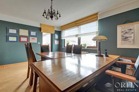 Apartament zaadoptowany na kancelarię w Transatlan