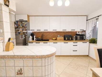 Radomsko 4 pokoje działka 1401 m2 do zamieszkania