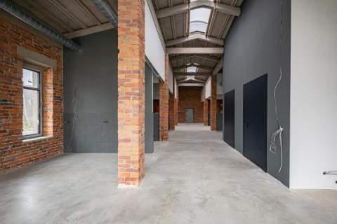 Lokal usługowy 200 m2 Stara Garbarnia Parking 
