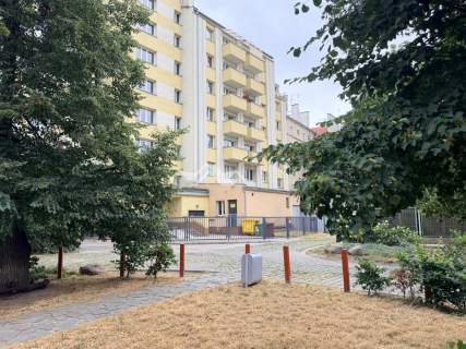 Barlickiego/Po generalnym remoncie/od podwórza 