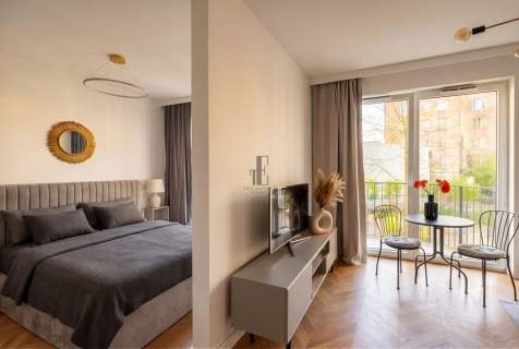 Dwa pokoje, urlokliwy balkon, nowe budownictwo
