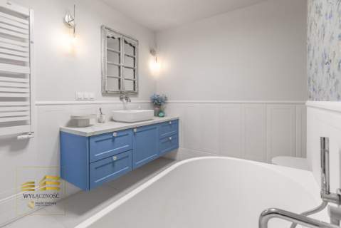 Nowoczesny apartament z antresolą, Nałęczowska
