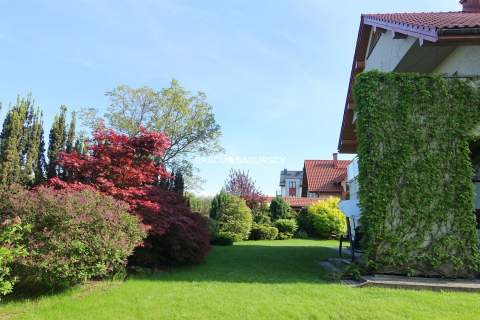 KOMFORTOWY DOM OTOCZONY ZIELENIĄ