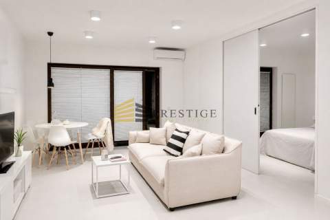Apartament 47 m Metro Wierzbno Klimatyzacja