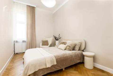 75 mkw po remoncie 3 pokoje z balkonem I piętro