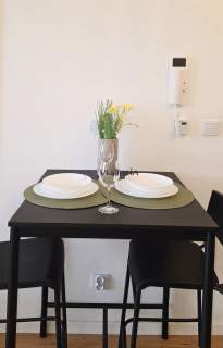 wyposażony apartament dwupokojowy z balkonem