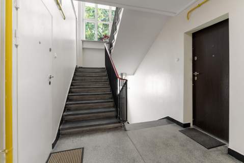 2 pokoje po remoncie saska kępa balkon