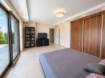Efektowny, wolnostojący dom o pow. 243 m2