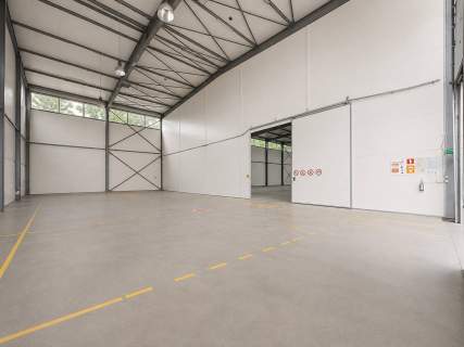 Magazyn 1200 m2 biuro 580 m2 3 bramy Puławska Warszawa