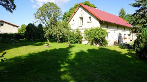 Siedlisko - dom plus teren 1,1020 ha . Kedrzyno gmina Siemyśl