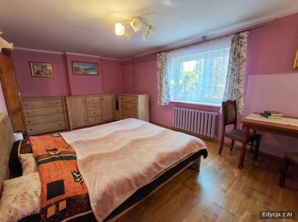 Dom wolnostojący 210 m2 z warsztatem i działką