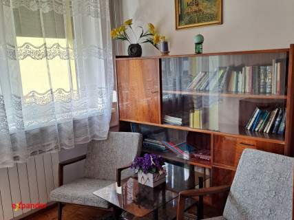 Dom wolnostojący 198m2 w spokojnej okolicy z zadbaną działką