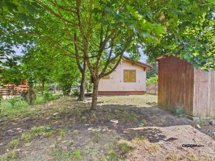Urokliwa działka 530m2 z domkiem letniskowym w Garbatce-Letnisko