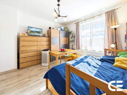 Partynice 2 pokoje ogród 80 m parking