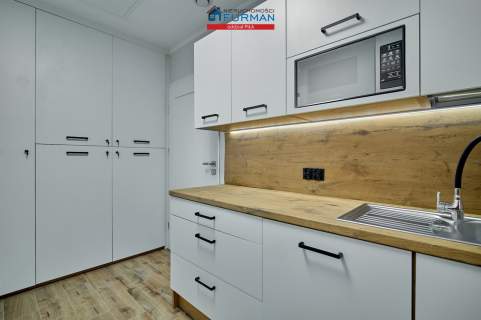 Biuro do wynajęcia, 243 m2, Piła
